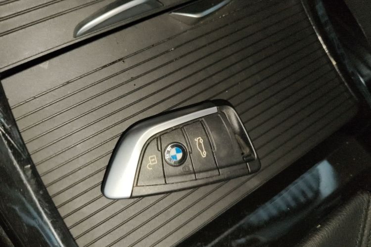 宝马X1 2022款 改款 xDrive25Li 尊享型中控内饰7001