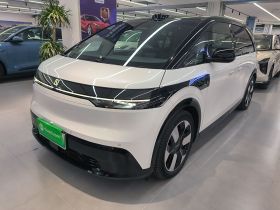 极氪MIX 2025款 长续航智驾版