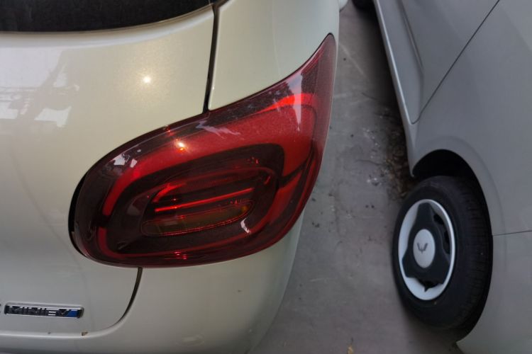 五菱汽车 宏光MINIEV 2025款 四门版 臻享+款车身外观9