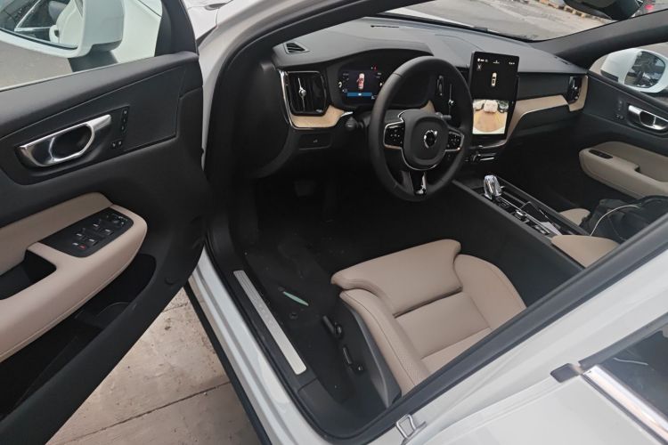 沃尔沃XC60 2026款 B5 四驱智远豪华版中控内饰20