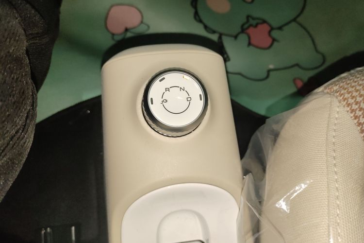 五菱汽车 宏光MINIEV 2024款 第三代 215km 进阶版中控内饰18