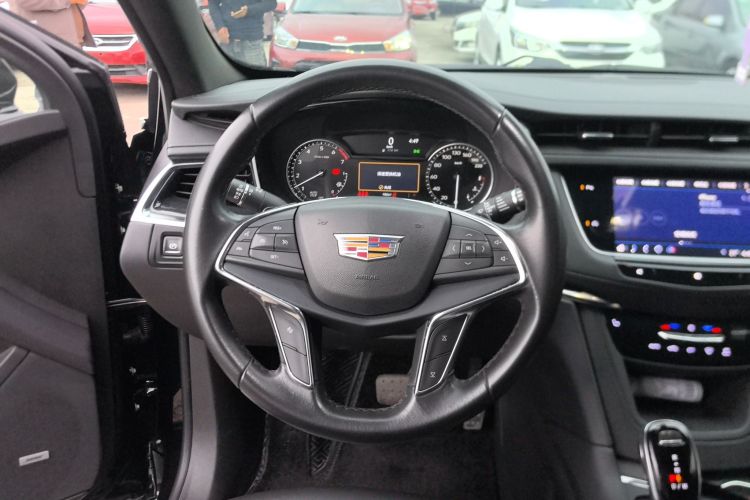 凯迪拉克XT5 2021款 28T 豪华型中控内饰13