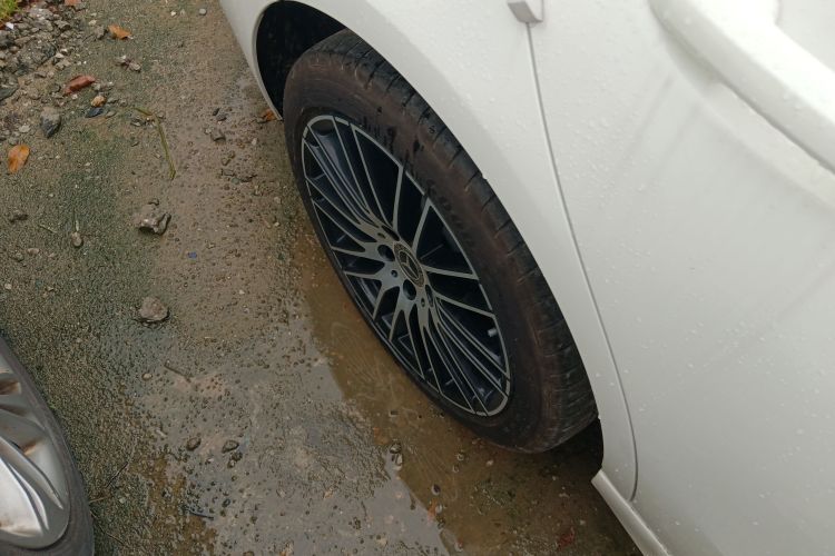 奔驰C级 2025款 C 200 L 运动版车身外观6008