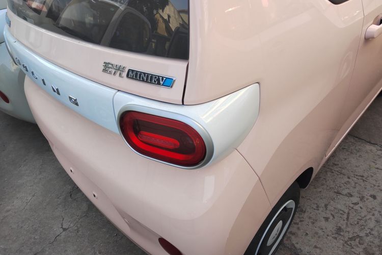 五菱汽车 宏光MINIEV 2024款 第三代 215km 青春版车身外观9