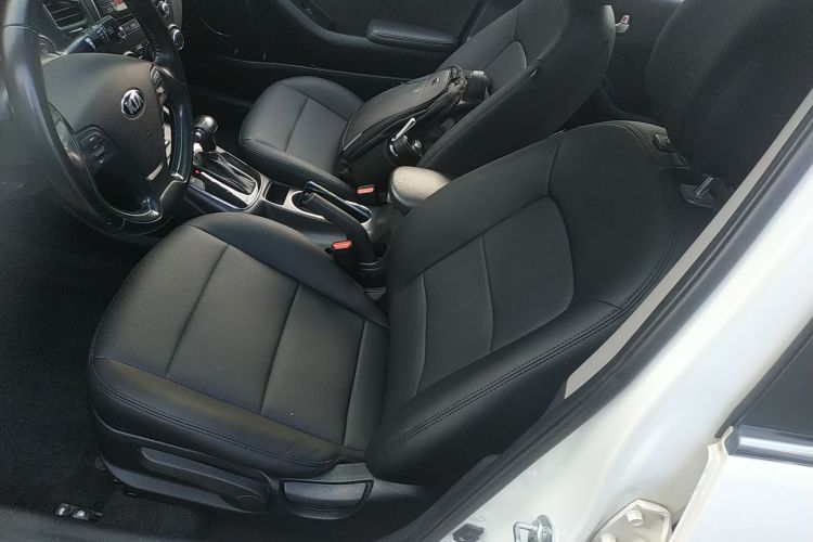 起亚K3 2016款 1.6L 自动GLS中控内饰19