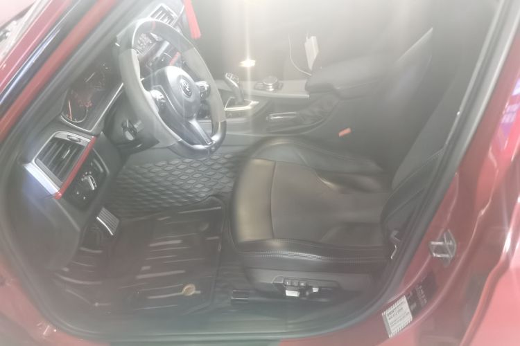 宝马3系 2018款 320i M运动曜夜版中控内饰19