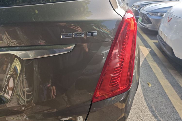 凯迪拉克XT5 2016款 28T 四驱豪华型车身外观9