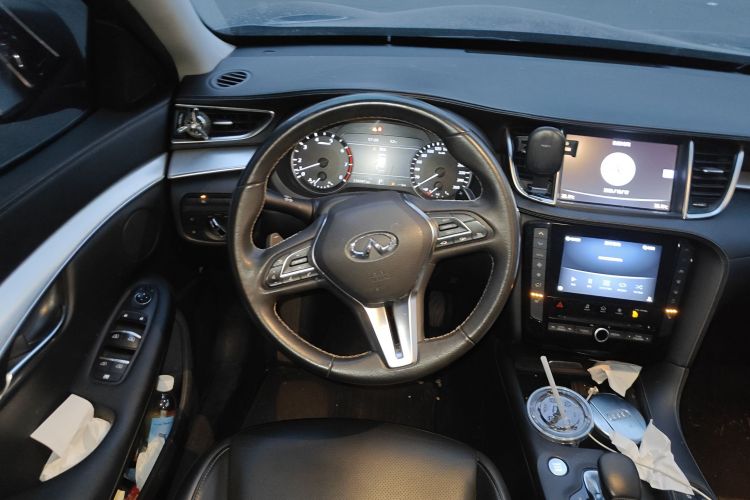 英菲尼迪QX50 2018款 2.0T 两驱时尚版局部细节13