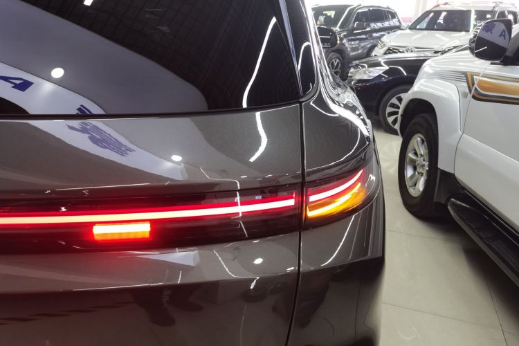 理想汽车 理想L6 2024款 Pro车身外观9