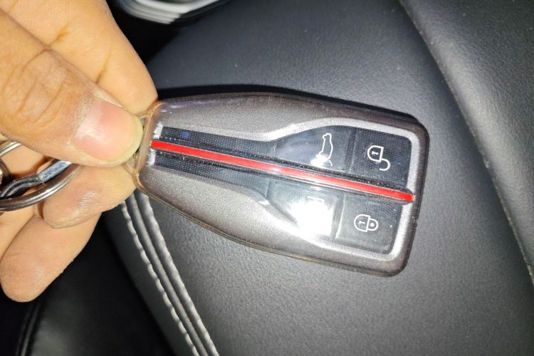 红旗HS7 2022款 3.0T 自动四驱智联旗领版 五座中控内饰11