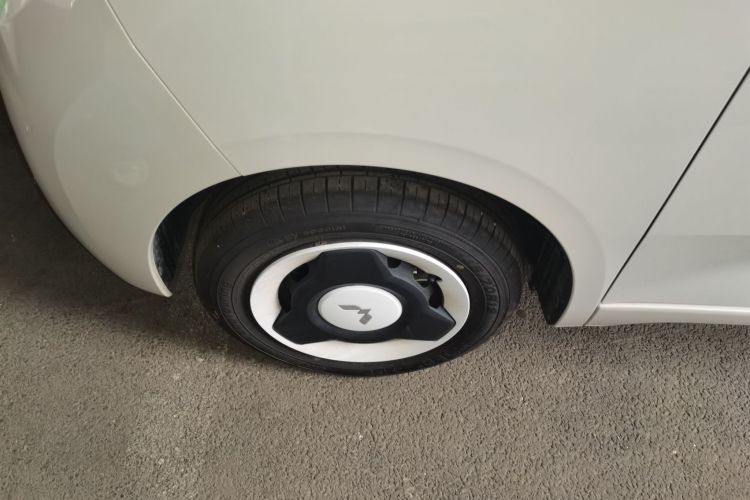 五菱汽车 宏光MINIEV 2024款 第三代 215km 青春版车身外观35