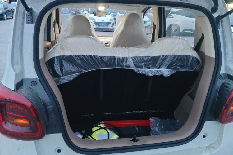 五菱汽车 宏光MINIEV 2025款 四门版 进阶款机舱底盘23