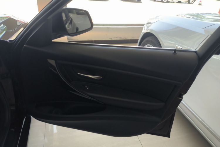 宝马3系 2016款 316Li 时尚型中控内饰7005