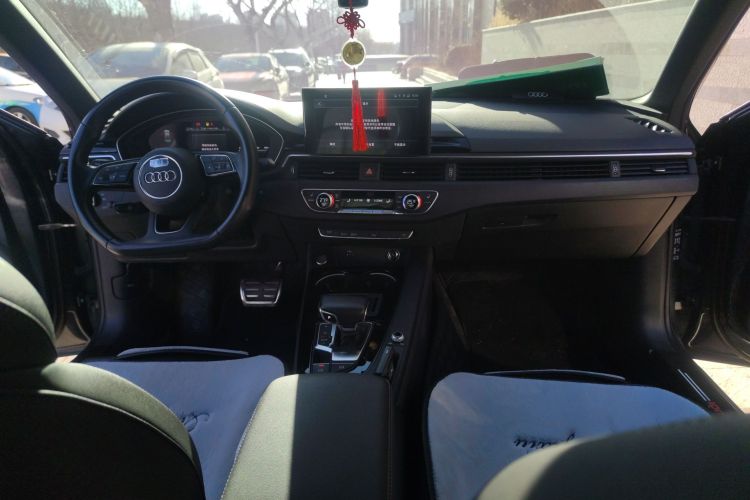 奥迪A4L 2023款 40 TFSI 豪华动感型中控内饰12