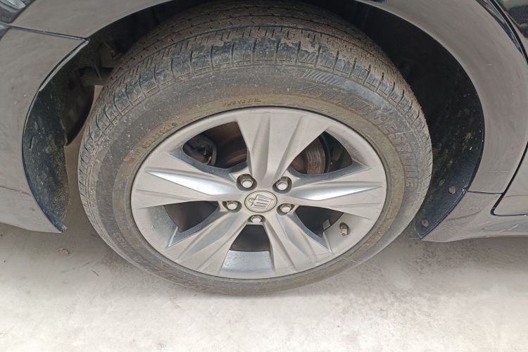 丰田 皇冠 2015款 2.5L 智享版车身外观56