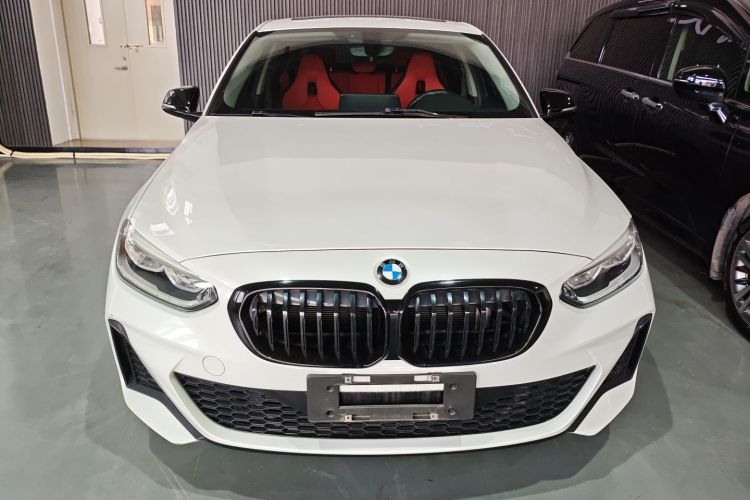 宝马1系 2021款 改款 125i M运动曜夜版车身外观2