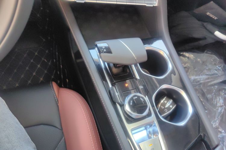 长安 逸动 2024款 PLUS 蓝鲸NE 1.4T GDI DCT高能版中控内饰18