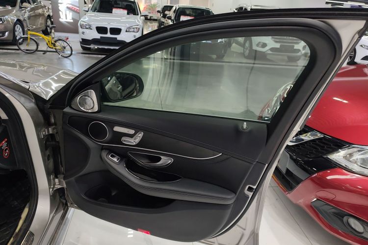 奔驰C级 2019款 改款 C 260 L 运动版中控内饰42