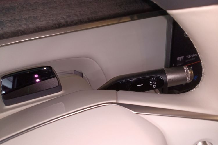 乐道L90 2025款 Pro 六座版中控内饰18