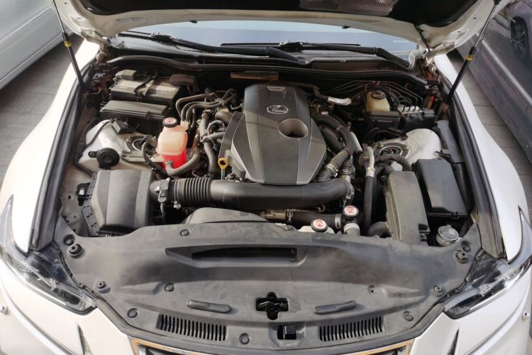 雷克萨斯IS 2017款 300 锋尚版局部细节24