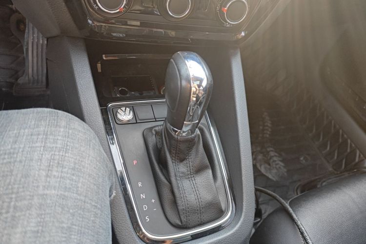 大众 速腾 2018款 1.6L 自动舒适型中控内饰18