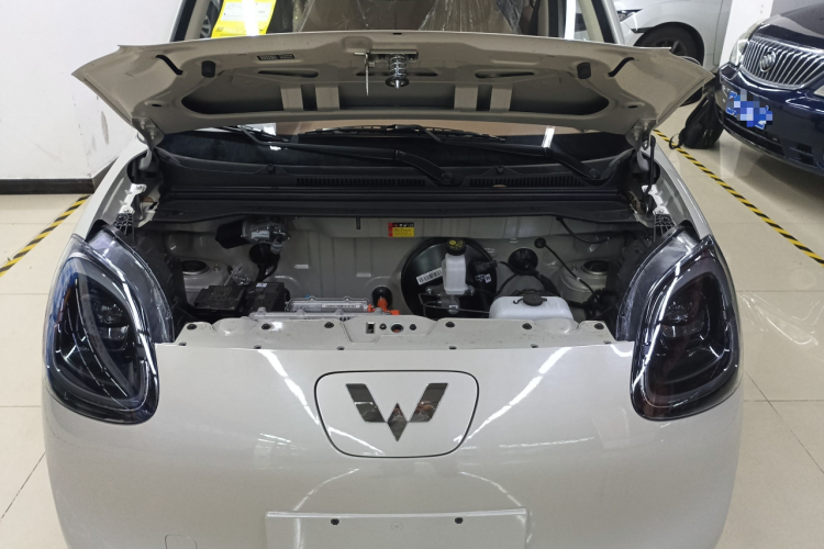 五菱汽车 宏光MINIEV 2025款 四门版 进阶款机舱底盘24