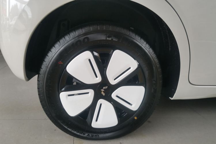 五菱汽车 宏光MINIEV 2025款 四门版 进阶款车身外观6008