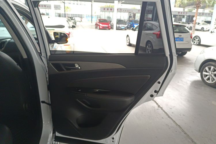 长安CS75 2017款 尚酷版 1.5T 自动锋享型中控内饰7006