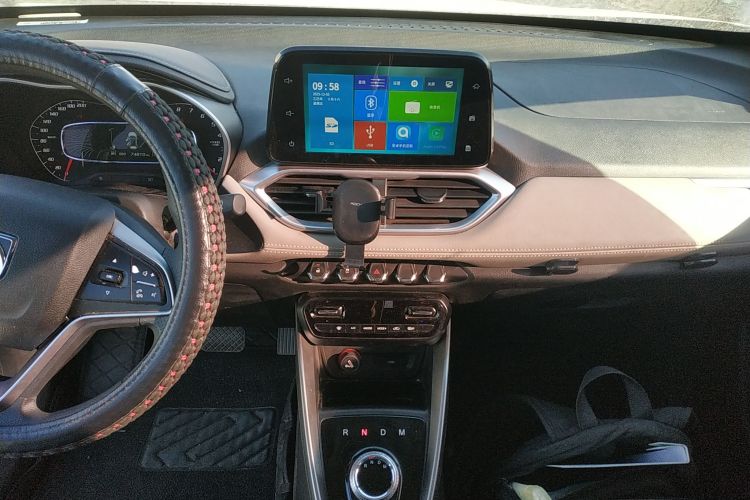 宝骏510 2017款 1.5L 自动时尚型中控内饰16