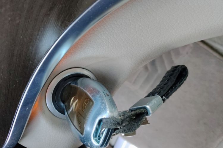 奔驰V级 2021款 V 260 L 长轴距尊贵版中控内饰11