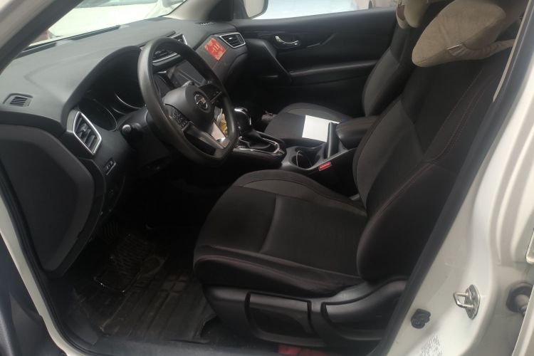 日产 逍客 2019款 2.0L CVT智享版中控内饰19