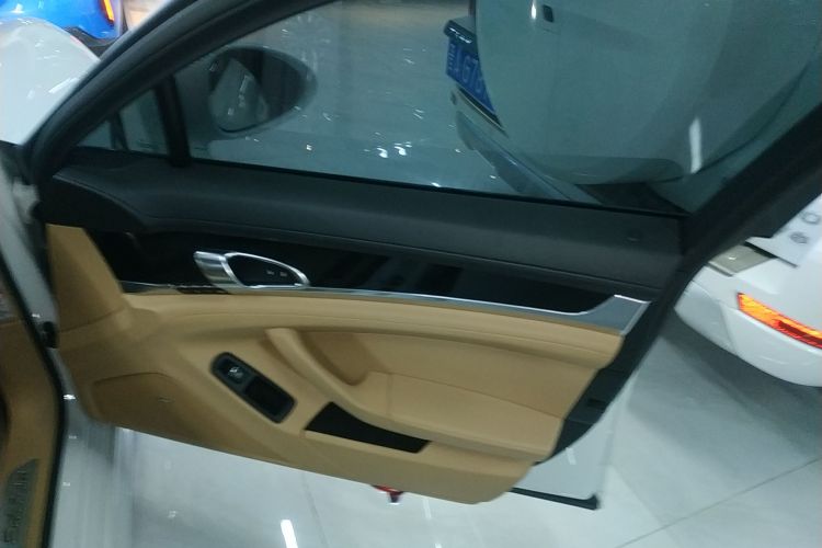 保时捷 2013款 Panamera 4 Platinum Edition 3.6L中控内饰42
