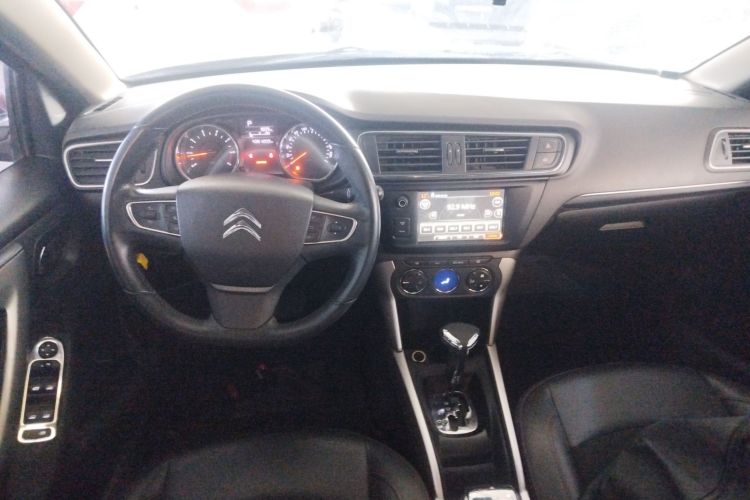 雪铁龙C3-XR 2015款 1.6L 自动先锋型中控内饰7002