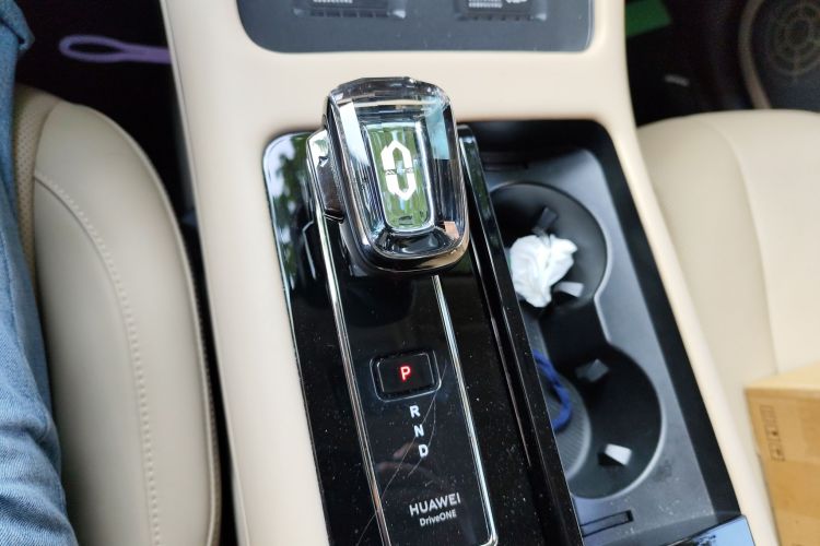 鸿蒙智行 问界M7 2024款 1.5T 智驾后驱Pro版 6座 三元锂电池中控内饰18