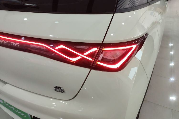 比亚迪 海豚 2023款 420km 自由版车身外观9