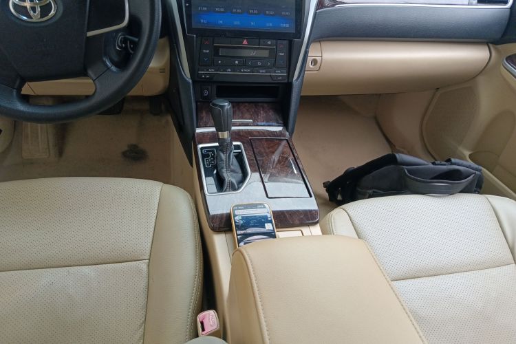 丰田 凯美瑞 2016款 2.0E 十周年纪念精英版中控内饰18