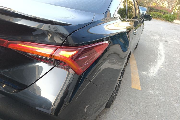 丰田 亚洲龙 2022款 2.5L 豪华版车身外观9