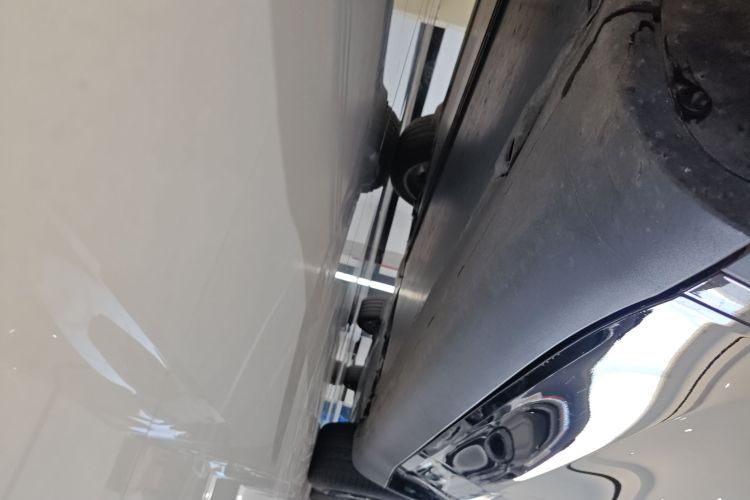 特斯拉 Model Y 2022款 长续航全轮驱动版局部细节9002