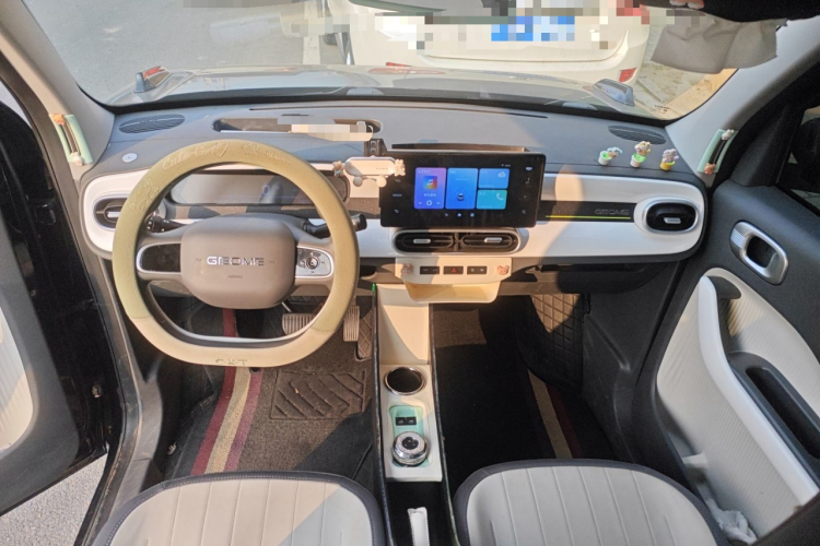 吉利银河 2025款 210km 熊猫卡丁中控内饰12