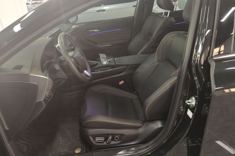 丰田 亚洲龙 2024款 双擎 2.5L XLE尊贵版中控内饰19