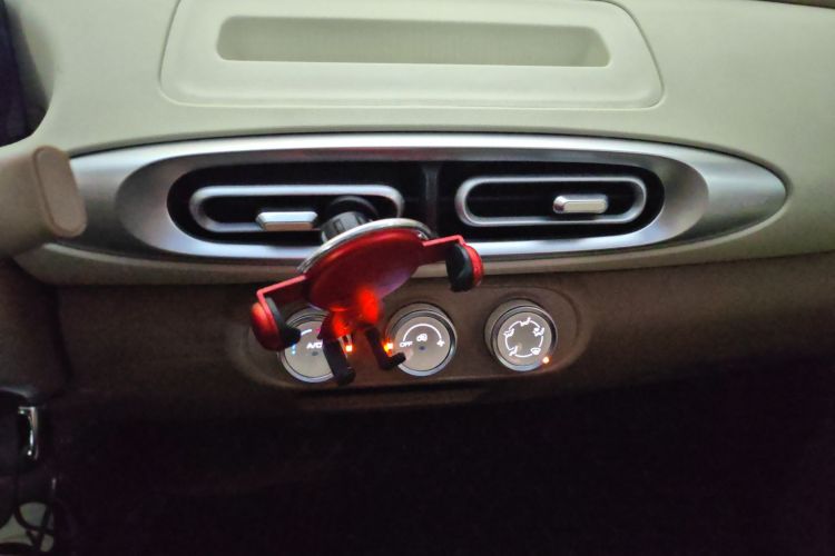 五菱汽车 宏光MINIEV 2025款 四门版 进阶款中控内饰16