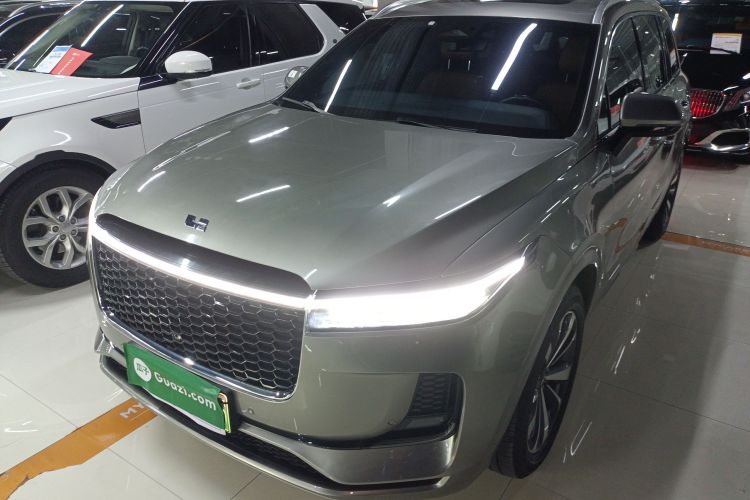 理想汽车 理想ONE 2021款 增程6座版车身外观1