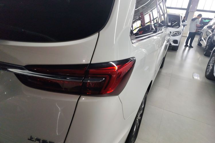 别克GL8 2023款 陆上公务舱 尊贵型车身外观6006