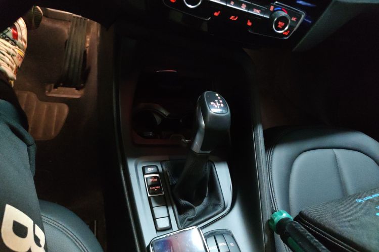 宝马X1 2018款 sDrive20Li 领先型中控内饰18