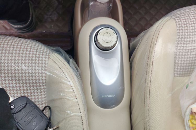 五菱汽车 宏光MINIEV 2025款 四门版 进阶款中控内饰18