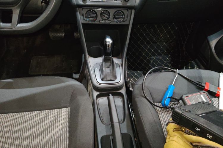 大众 Polo 2016款 1.4L 自动风尚型中控内饰18