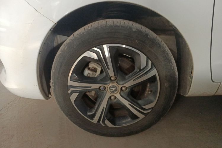 长安欧尚 奔奔E-Star 2022款 清心版 多彩款 磷酸铁锂车身外观6007