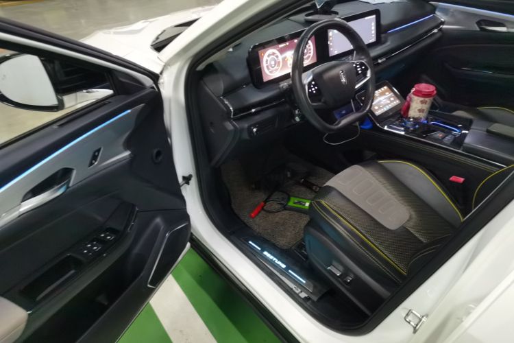 奔腾E01 2020款 空间曲率型中控内饰20