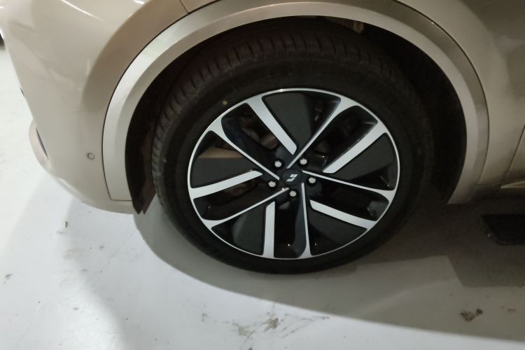 理想汽车 理想L9 2022款 Max车身外观6001