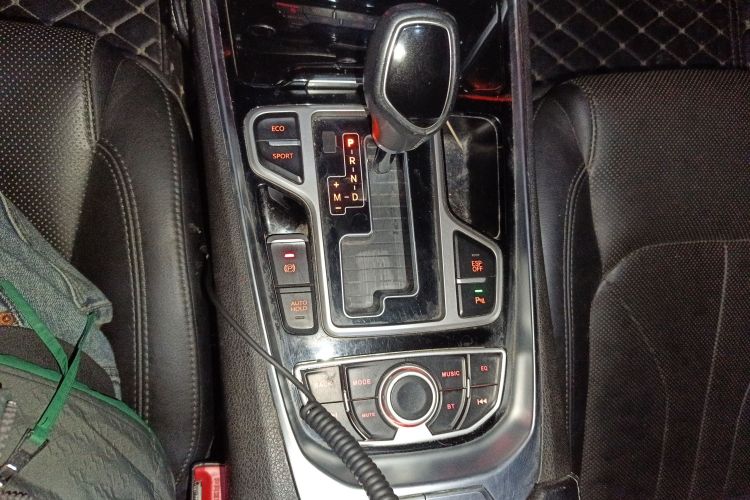 吉利汽车 博瑞 2015款 1.8T 尊贵型中控内饰18